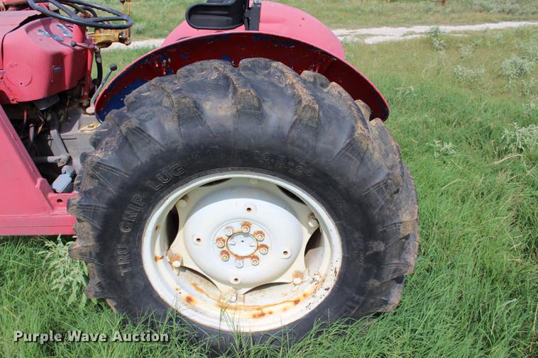 image for item BE9332 Massey-Ferguson tractor