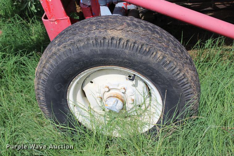 image for item BE9332 Massey-Ferguson tractor