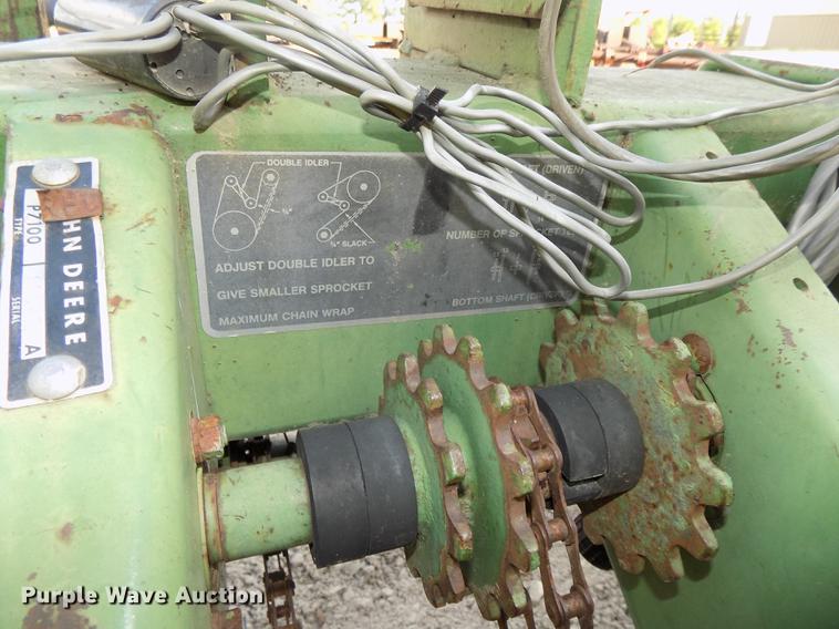 image for item DB8573 John Deere 7100 Max Emerge planter