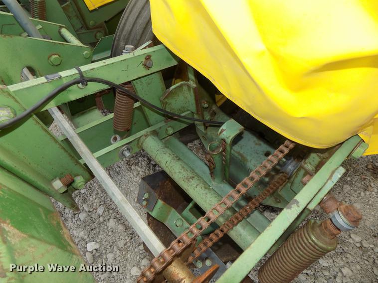 image for item DB8573 John Deere 7100 Max Emerge planter