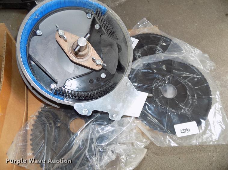 image for item DB8573 John Deere 7100 Max Emerge planter