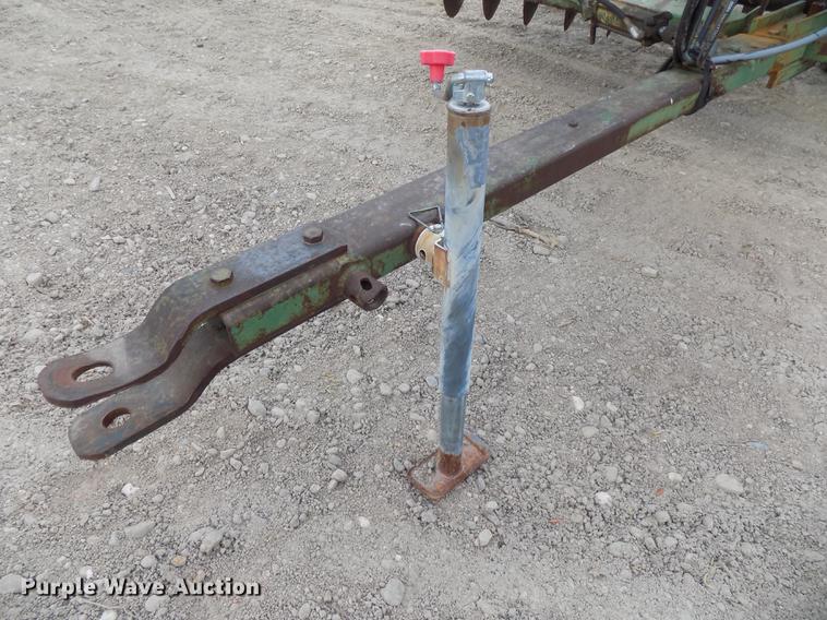 image for item DB8576 John Deere 220 tandem disk