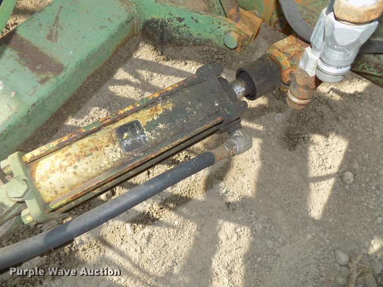 image for item DB8576 John Deere 220 tandem disk