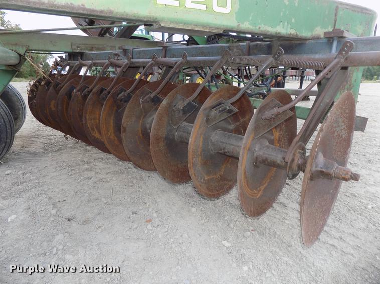 image for item DB8576 John Deere 220 tandem disk