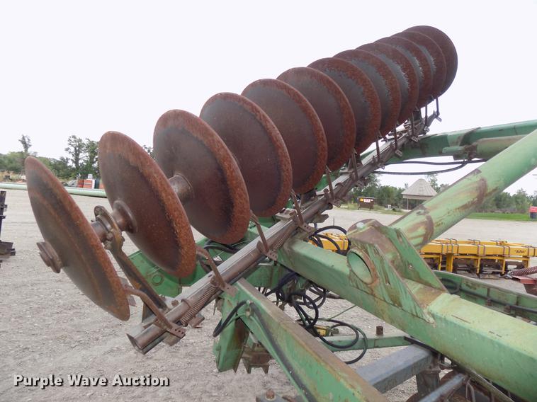 image for item DB8576 John Deere 220 tandem disk