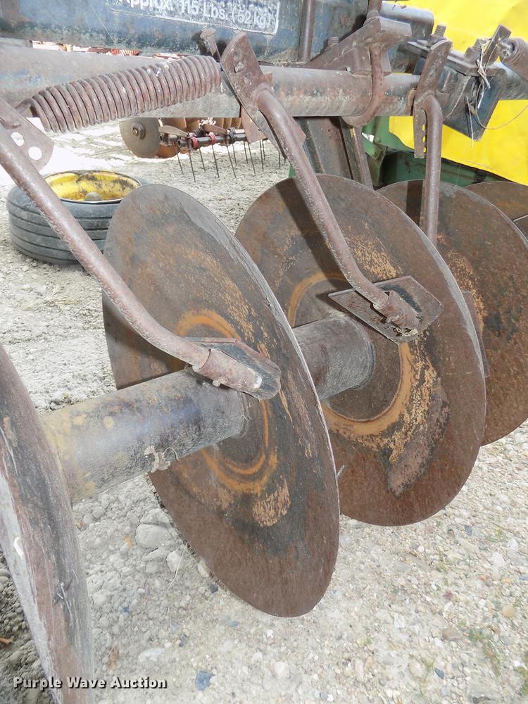 image for item DB8576 John Deere 220 tandem disk