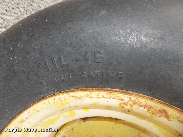 image for item DB8576 John Deere 220 tandem disk