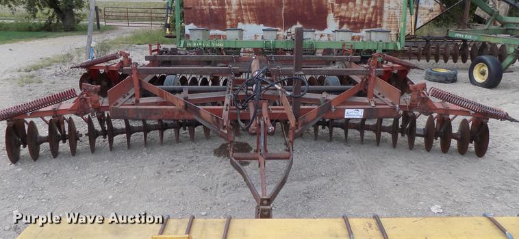 image for item DB8577 International 480 tandem disk