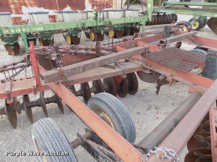 image for item DB8577 International 480 tandem disk