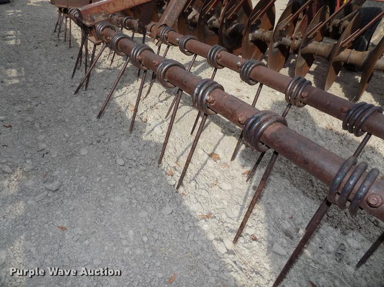 image for item DB8577 International 480 tandem disk