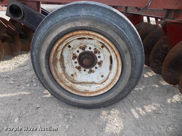 image for item DB8577 International 480 tandem disk