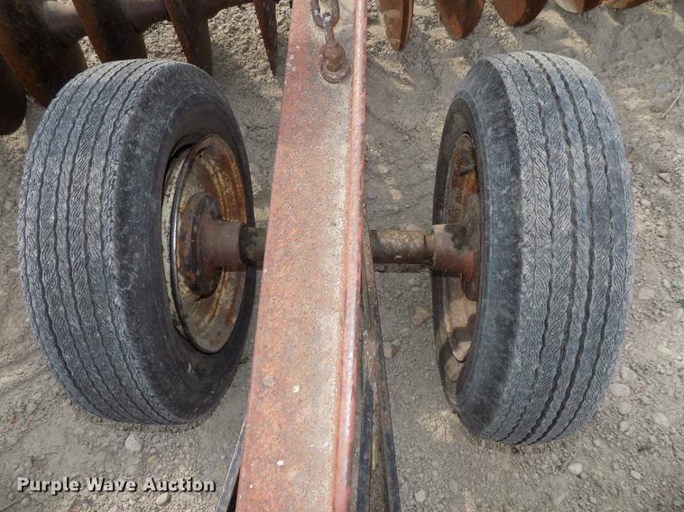 image for item DB8577 International 480 tandem disk