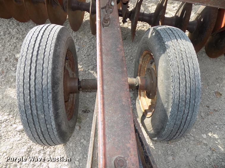 image for item DB8577 International 480 tandem disk