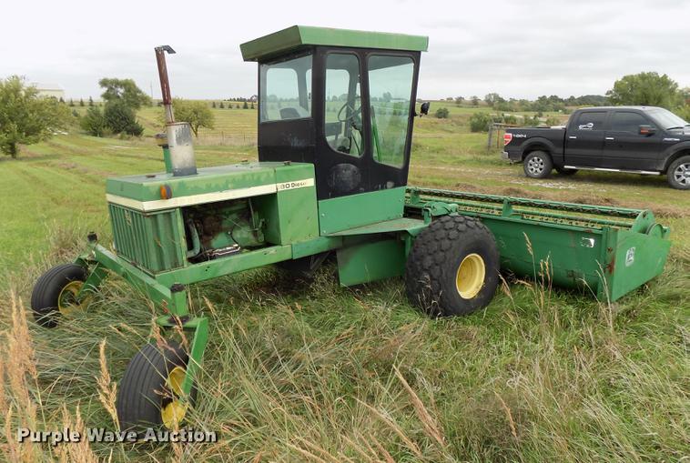 image for item DB8601 1980 John Deere 2280 windrower