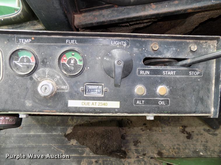 image for item DB8601 1980 John Deere 2280 windrower