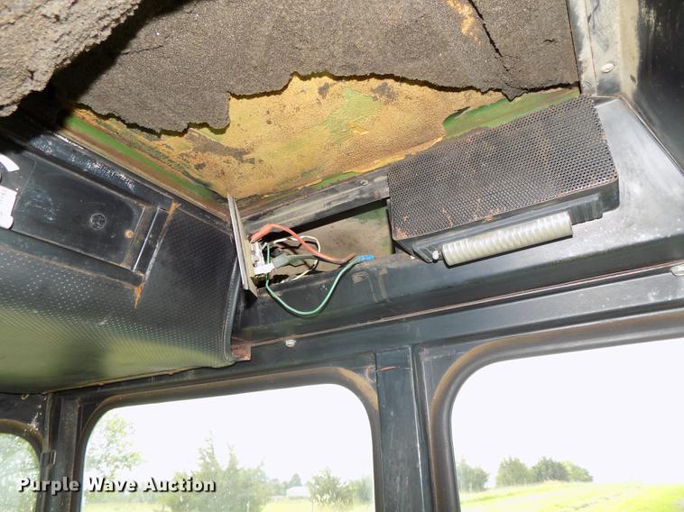 image for item DB8601 1980 John Deere 2280 windrower