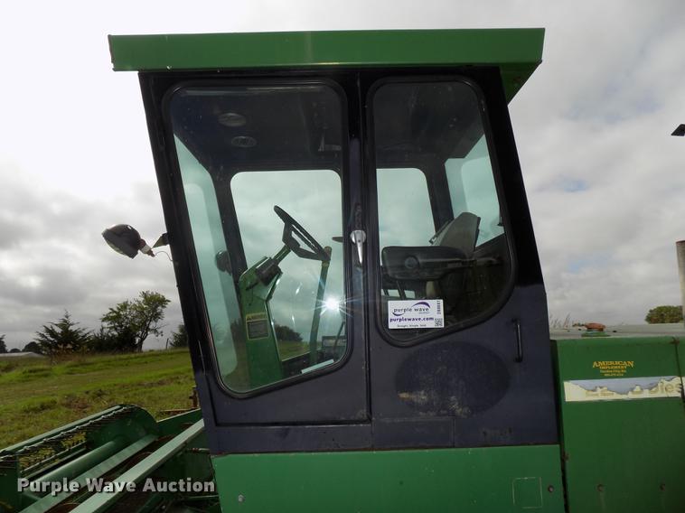 image for item DB8601 1980 John Deere 2280 windrower