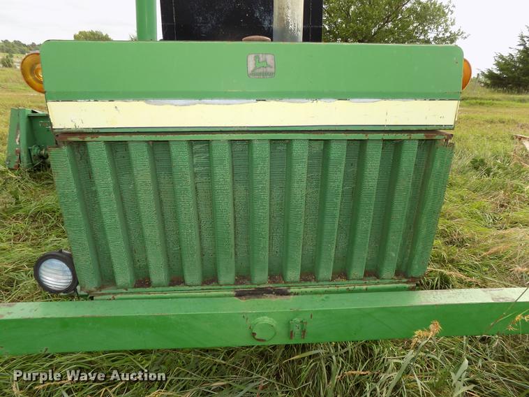 image for item DB8601 1980 John Deere 2280 windrower