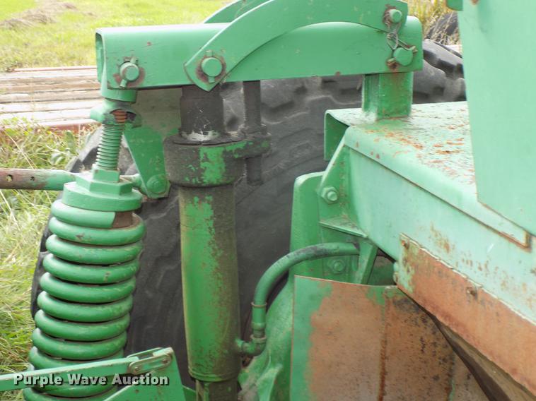 image for item DB8601 1980 John Deere 2280 windrower