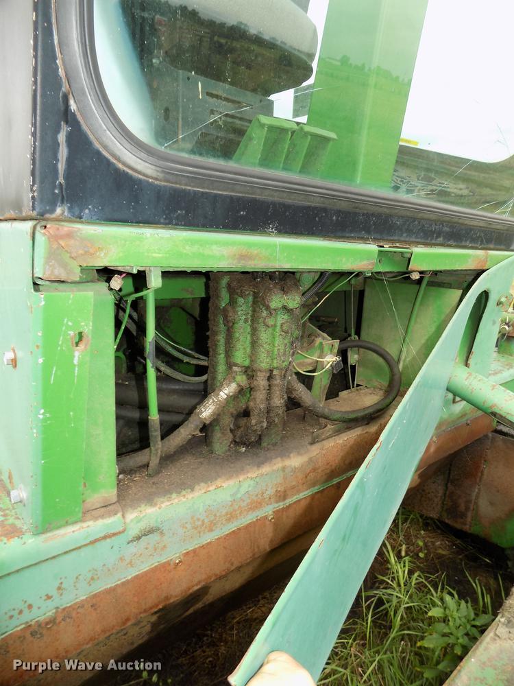 image for item DB8601 1980 John Deere 2280 windrower