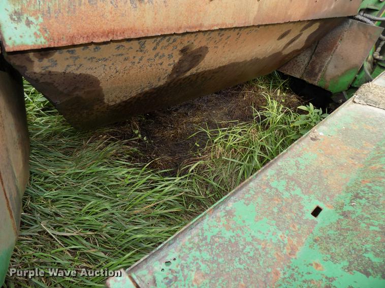 image for item DB8601 1980 John Deere 2280 windrower