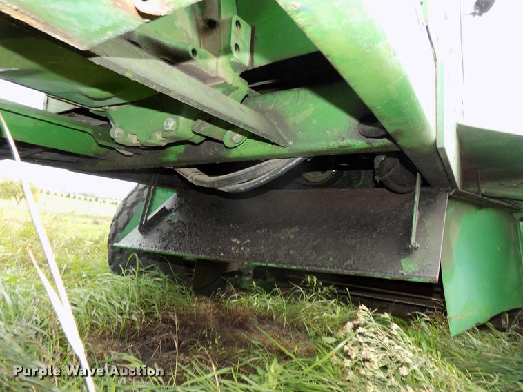 image for item DB8601 1980 John Deere 2280 windrower