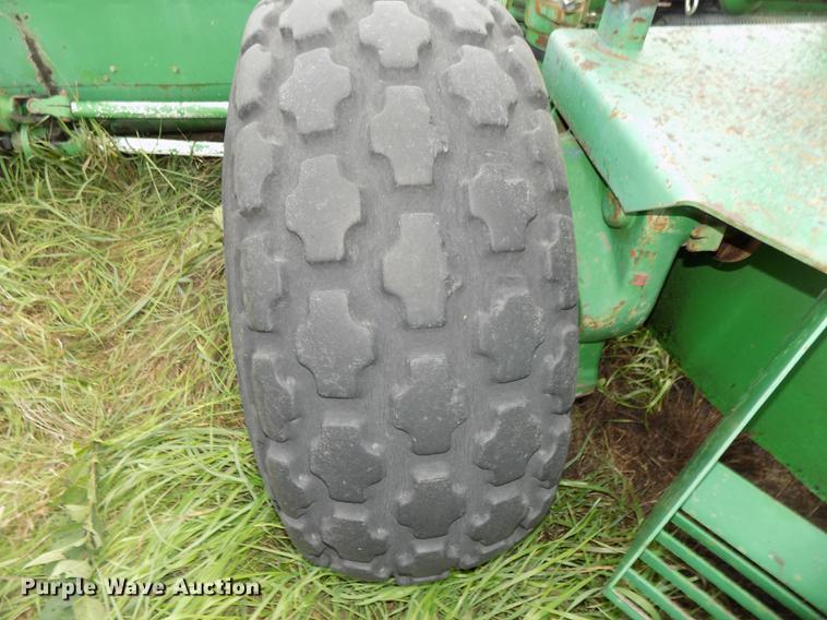 image for item DB8601 1980 John Deere 2280 windrower