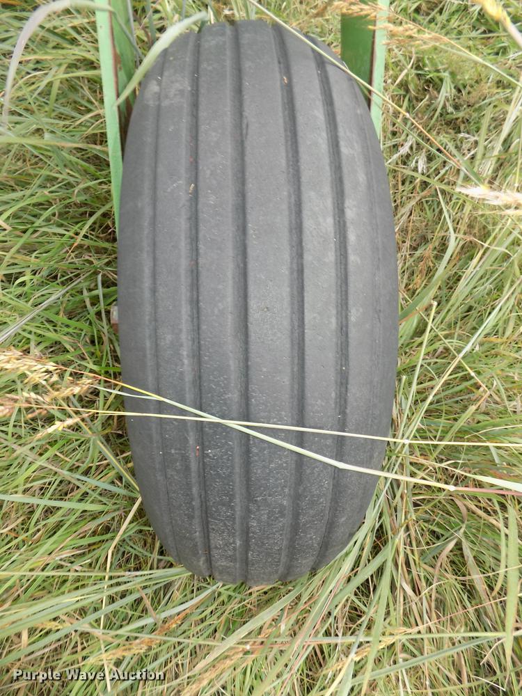 image for item DB8601 1980 John Deere 2280 windrower