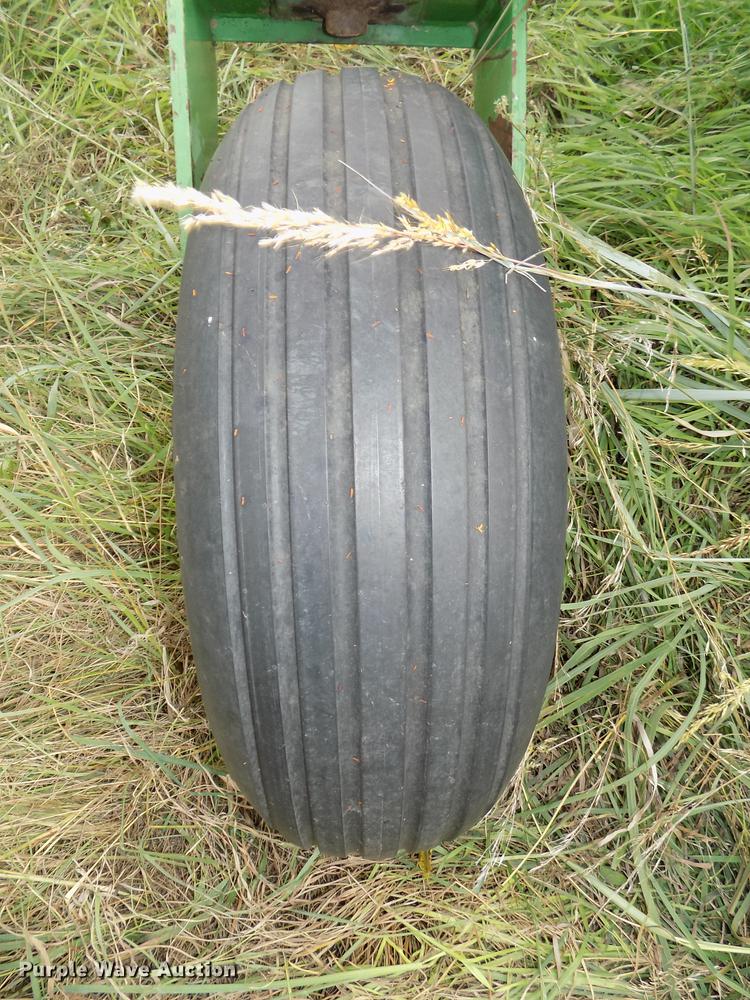 image for item DB8601 1980 John Deere 2280 windrower