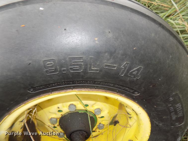 image for item DB8601 1980 John Deere 2280 windrower