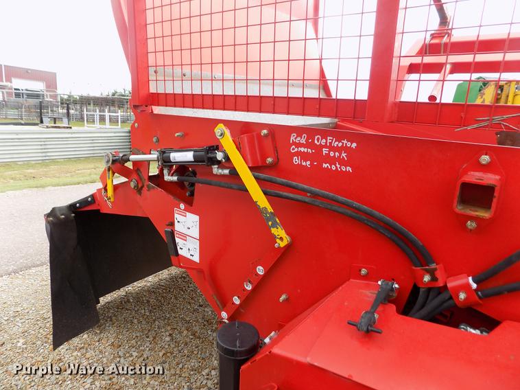 image for item DB9115 2015 Highline CFR651 bale processor