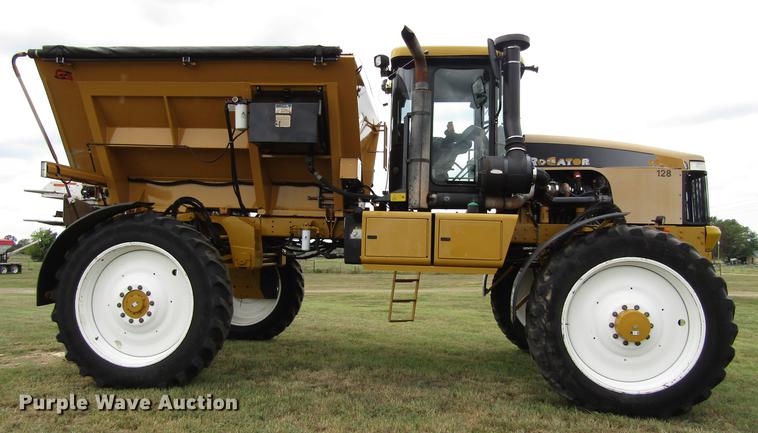 image for item DC0068 2007 Ag-Chem RoGator 1286C applicator