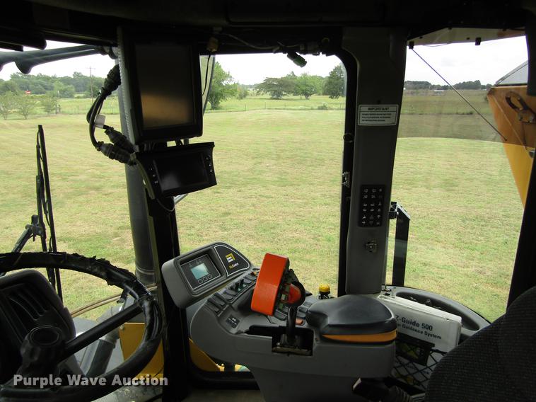 image for item DC0068 2007 Ag-Chem RoGator 1286C applicator