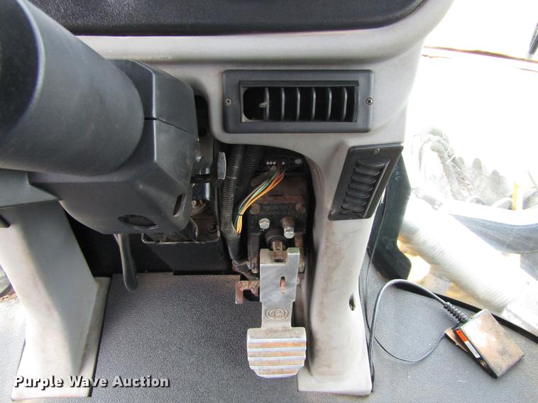 image for item DC0068 2007 Ag-Chem RoGator 1286C applicator