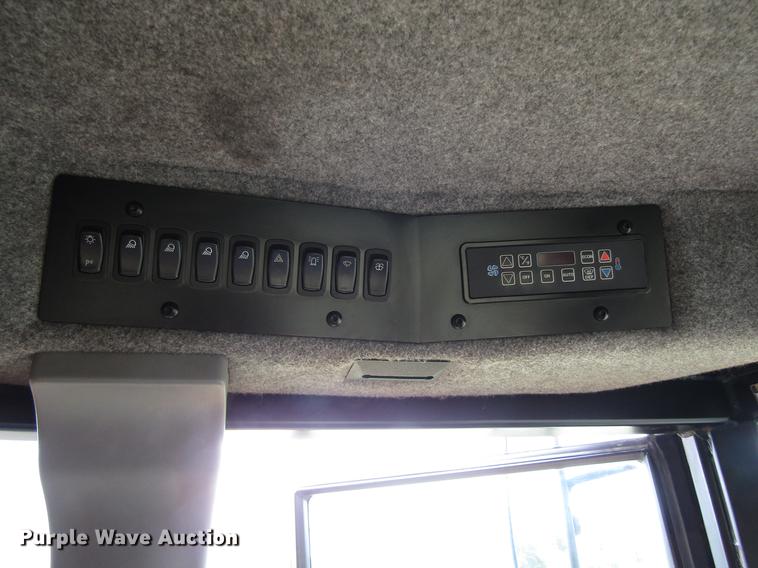 image for item DC0068 2007 Ag-Chem RoGator 1286C applicator