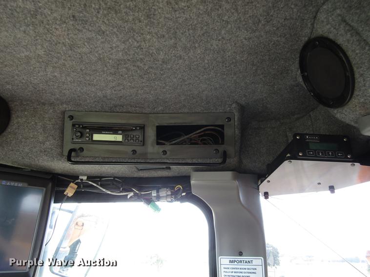 image for item DC0068 2007 Ag-Chem RoGator 1286C applicator