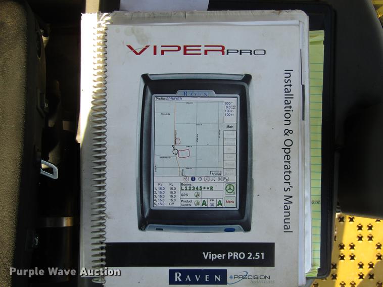 image for item DC0068 2007 Ag-Chem RoGator 1286C applicator