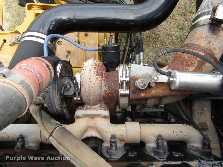 image for item DC0068 2007 Ag-Chem RoGator 1286C applicator