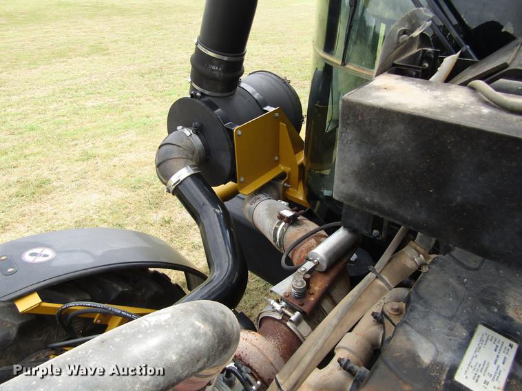 image for item DC0068 2007 Ag-Chem RoGator 1286C applicator