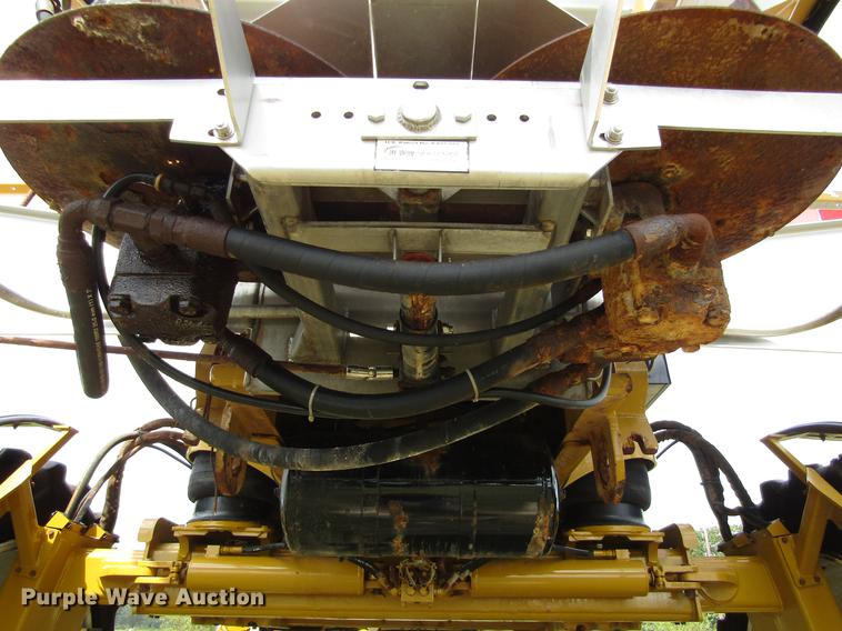 image for item DC0068 2007 Ag-Chem RoGator 1286C applicator