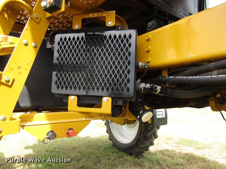 image for item DC0068 2007 Ag-Chem RoGator 1286C applicator