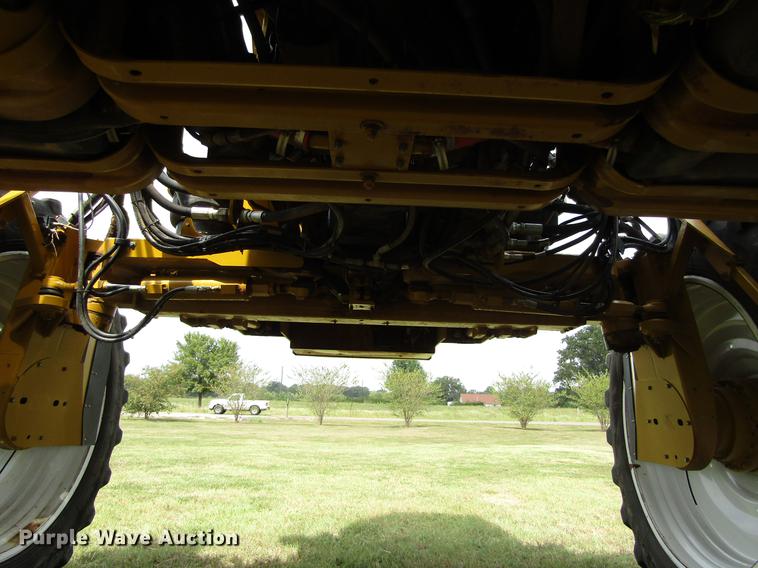 image for item DC0068 2007 Ag-Chem RoGator 1286C applicator