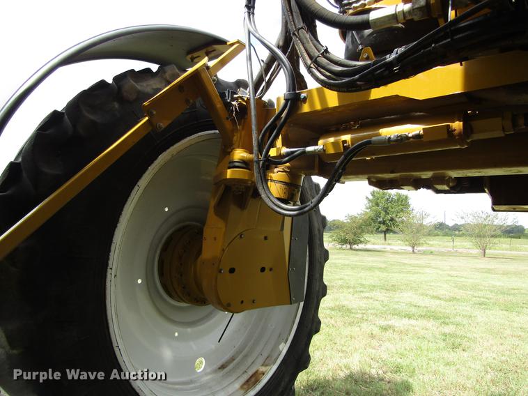 image for item DC0068 2007 Ag-Chem RoGator 1286C applicator