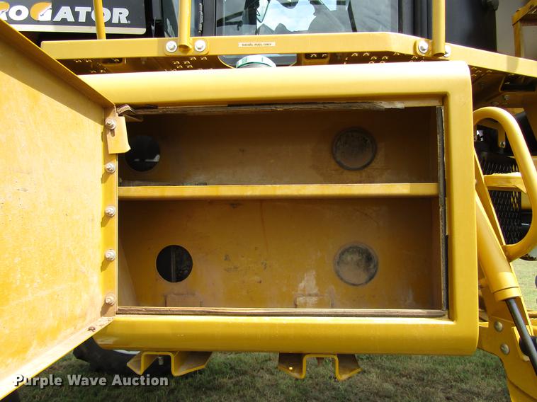 image for item DC0068 2007 Ag-Chem RoGator 1286C applicator