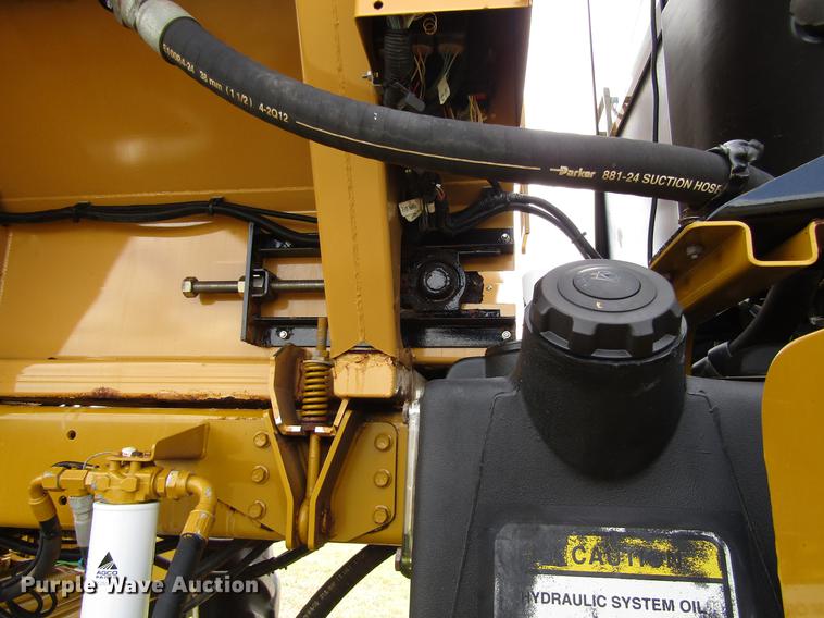 image for item DC0068 2007 Ag-Chem RoGator 1286C applicator