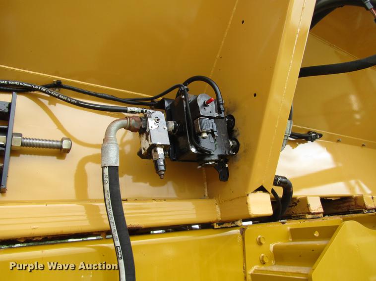 image for item DC0068 2007 Ag-Chem RoGator 1286C applicator