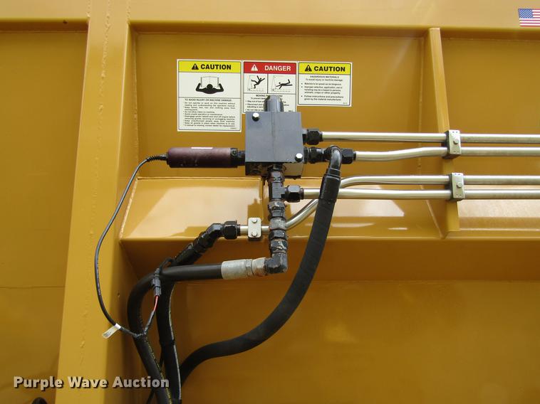 image for item DC0068 2007 Ag-Chem RoGator 1286C applicator