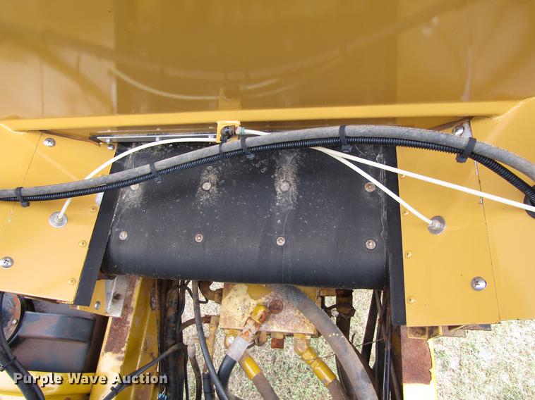 image for item DC0068 2007 Ag-Chem RoGator 1286C applicator