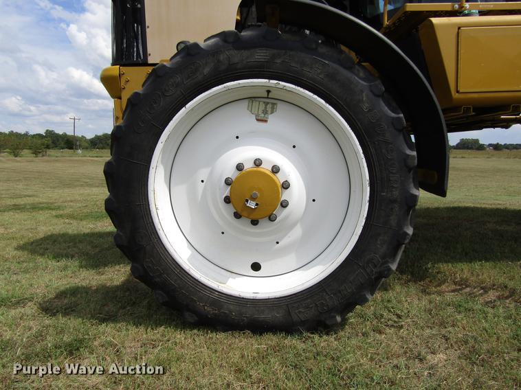 image for item DC0068 2007 Ag-Chem RoGator 1286C applicator