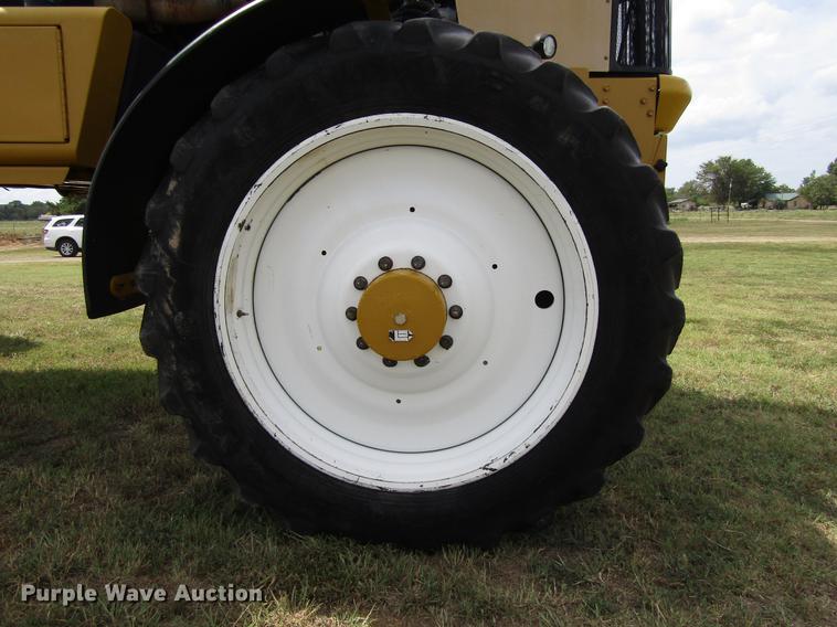 image for item DC0068 2007 Ag-Chem RoGator 1286C applicator